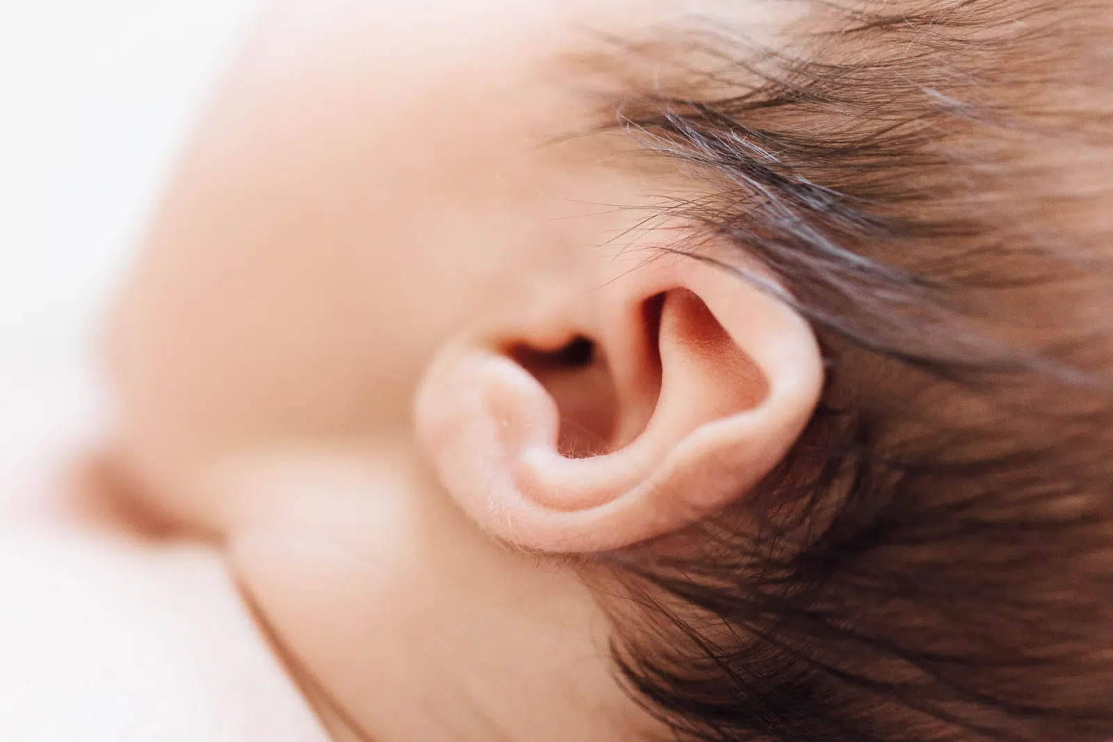 Detailaufnahme eines Babyohrs