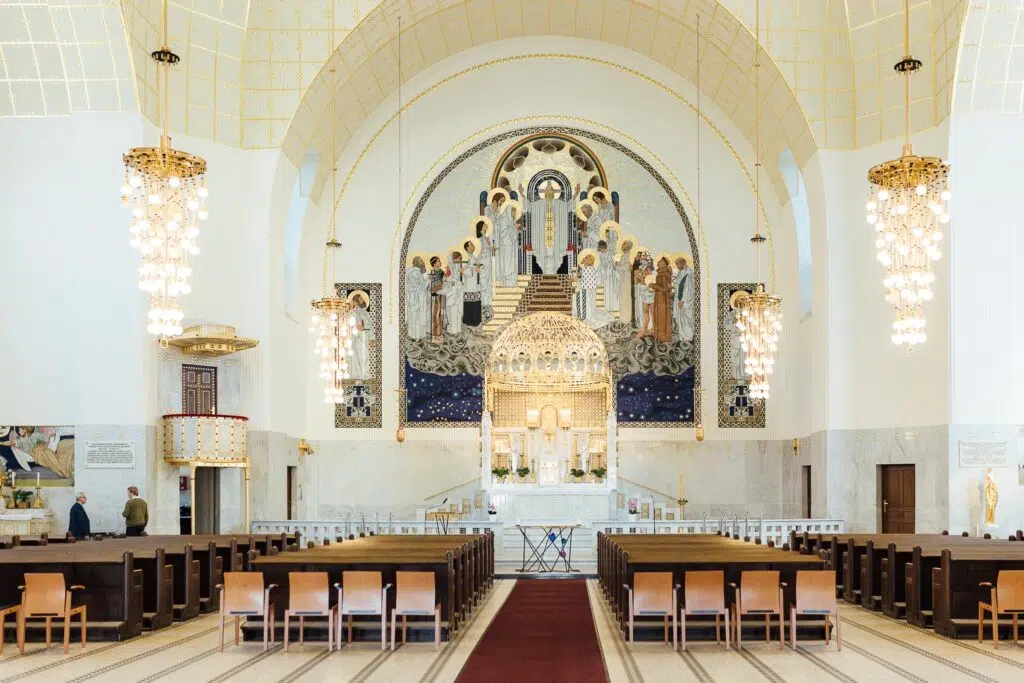 Innenraum der Kirche am Steinhof in Wien