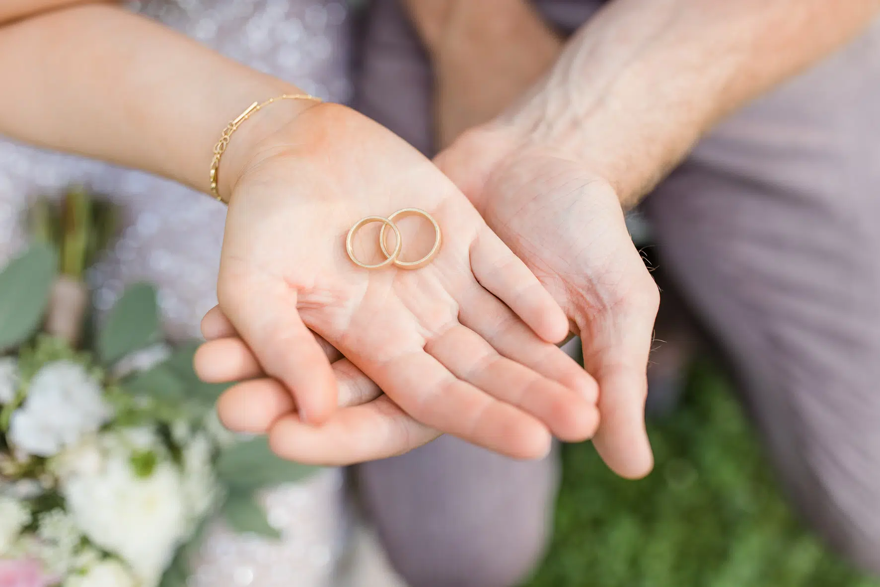 Startseite Hochzeit Hände mit Ring