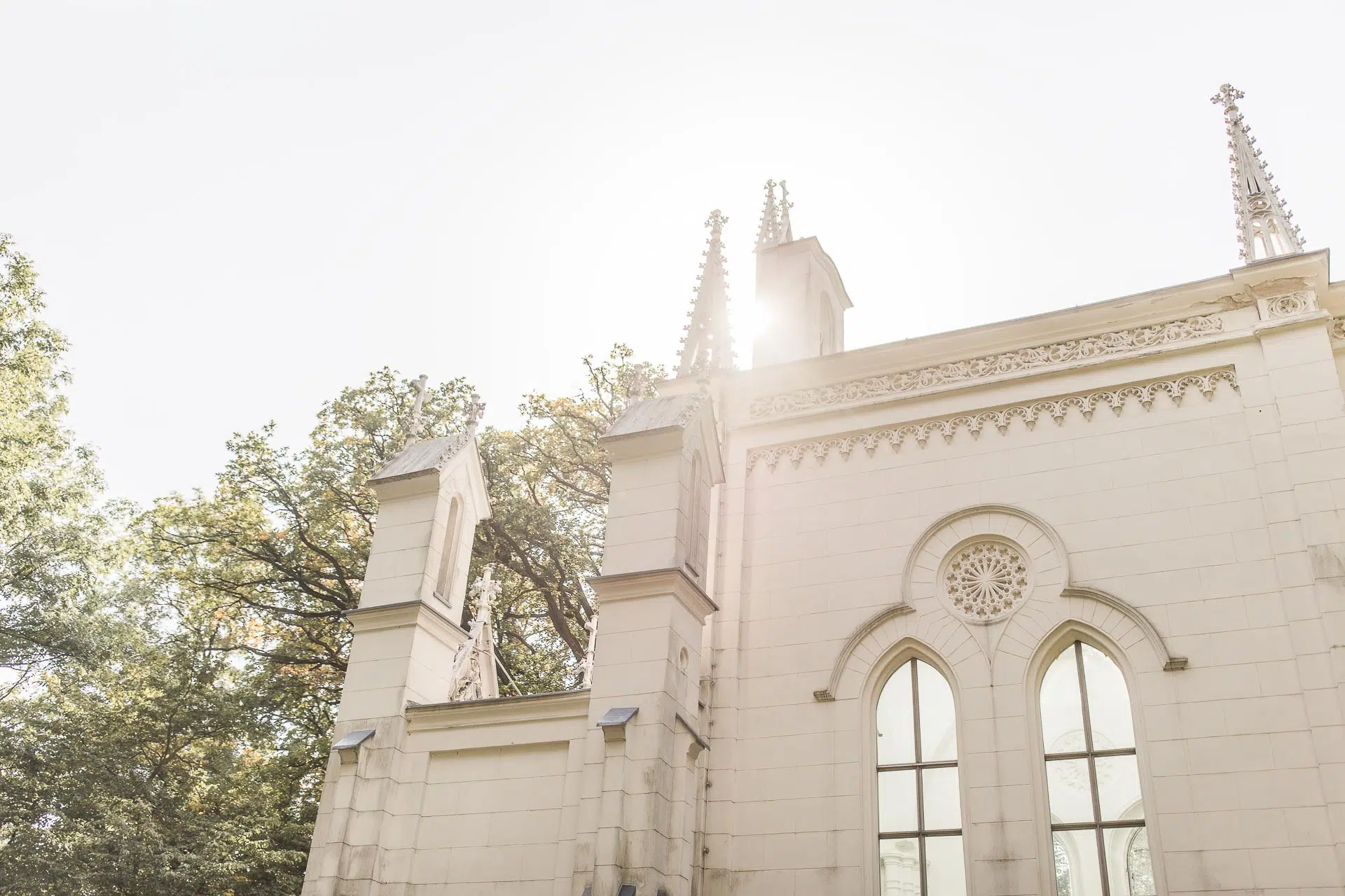 Sisi Kapelle am Himmel bei Sonnenschein