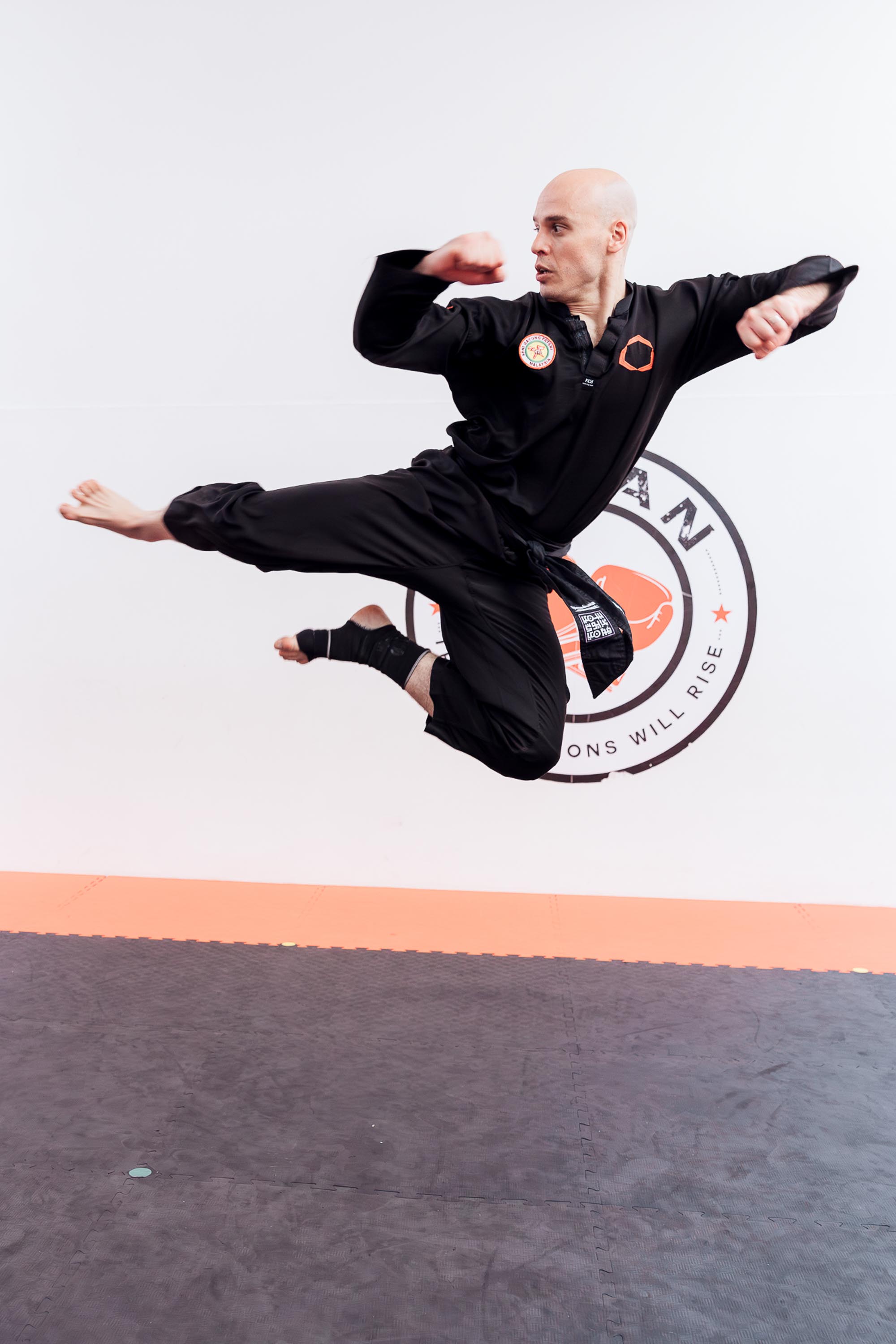 Action-Reportage für Bongsu Silat: Dynamische Business-Fotos in Wien 1020